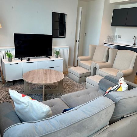Lovely 1 Bed Apartment - Old Trafford Manchester Dış mekan fotoğraf