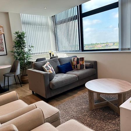 Lovely 1 Bed Apartment - Old Trafford Manchester Dış mekan fotoğraf