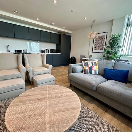 Lovely 1 Bed Apartment - Old Trafford Manchester Dış mekan fotoğraf