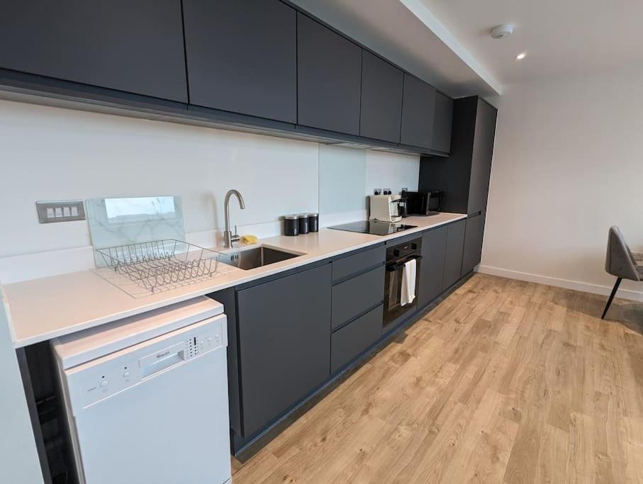 Lovely 1 Bed Apartment - Old Trafford Manchester Dış mekan fotoğraf