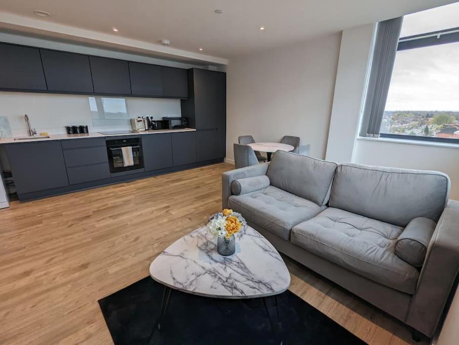 Lovely 1 Bed Apartment - Old Trafford Manchester Dış mekan fotoğraf